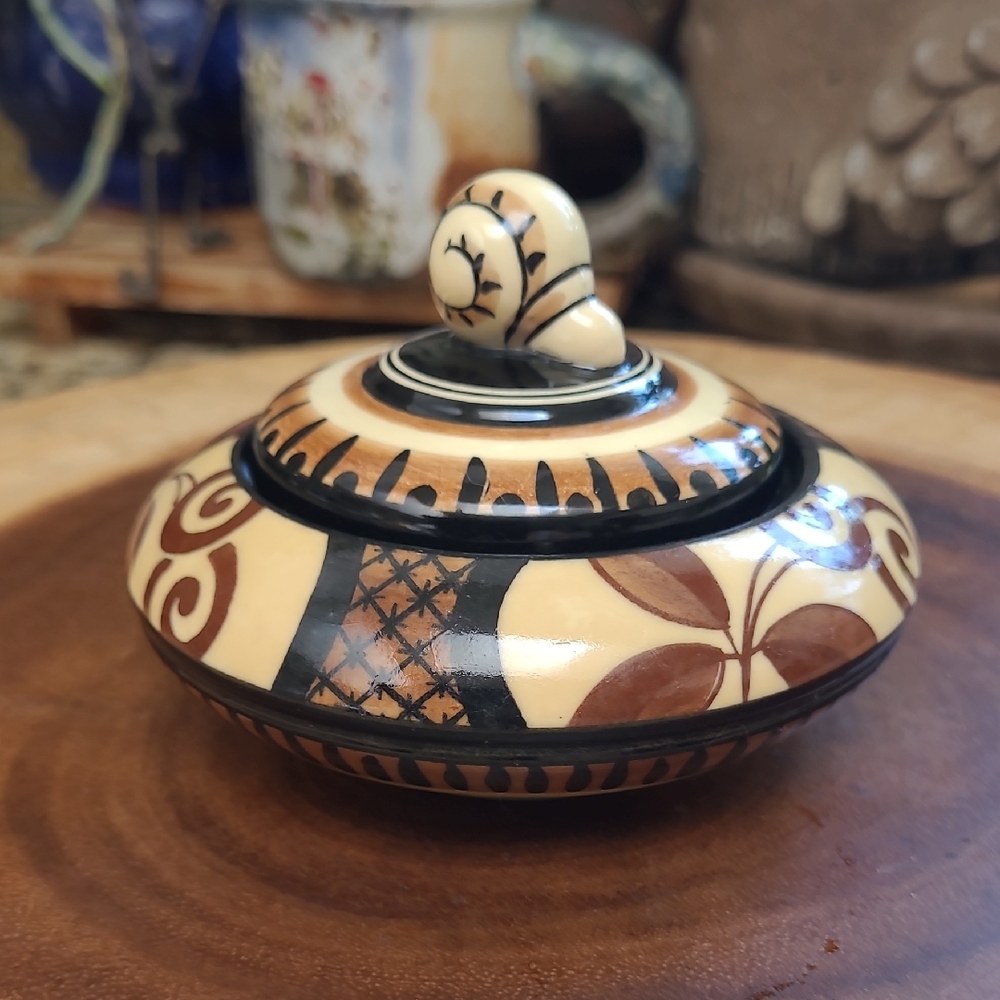 Trinket Box With Snail Lid